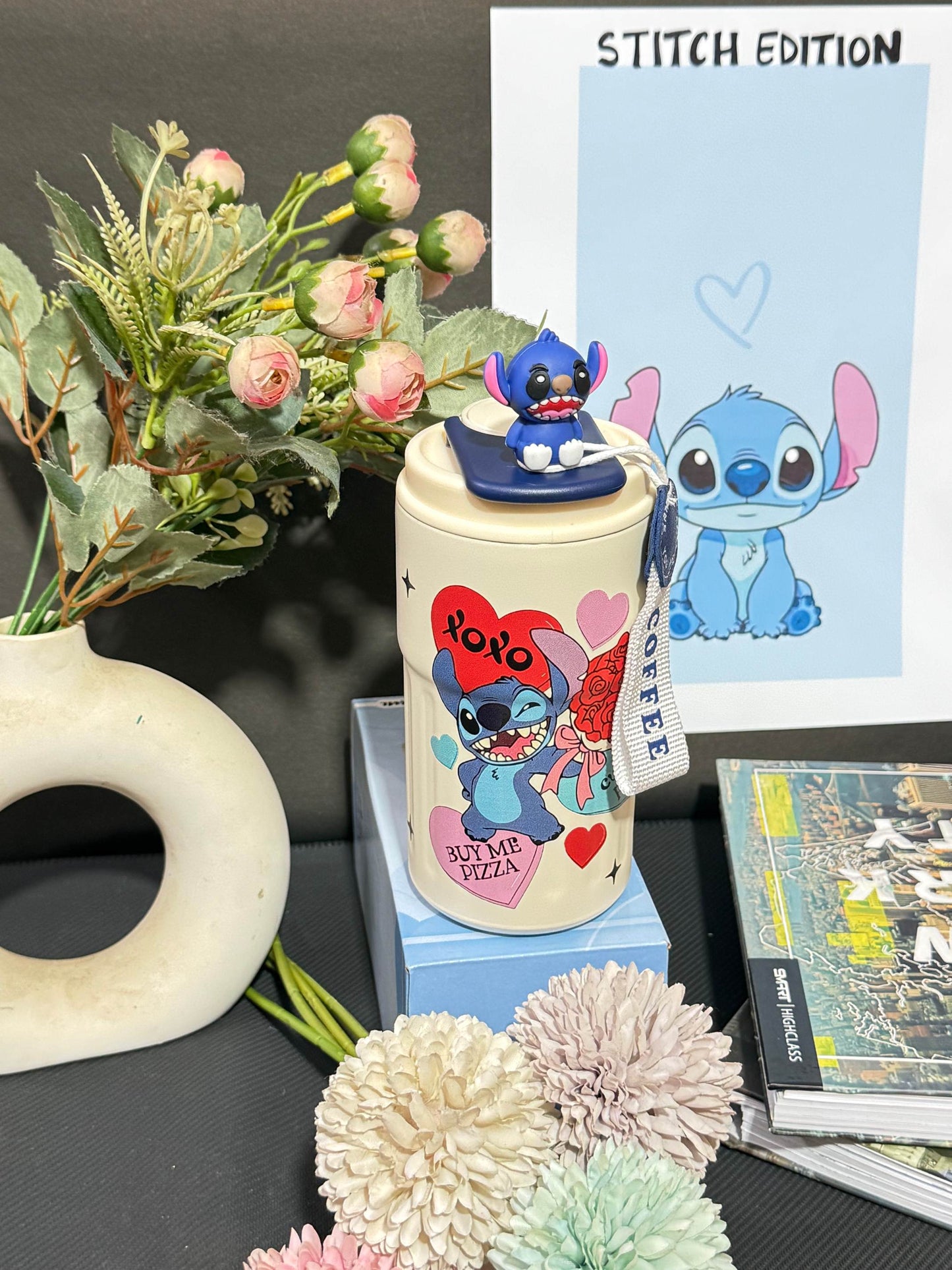 Nestush 450ml insulated kids tumbler with blue character XOXO pizza artwork, character topper and easy-carry strap